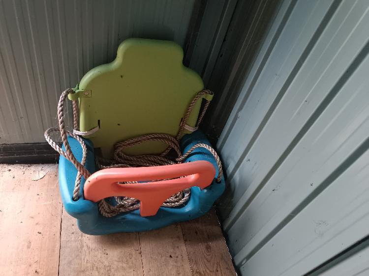 Gugalnica-spletnedrazbe.si