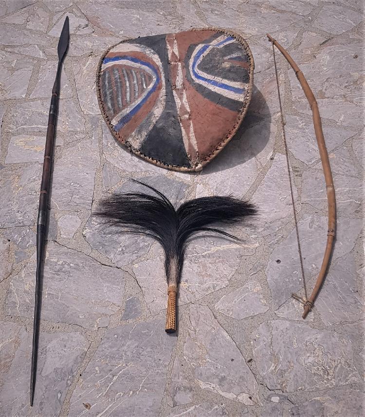 Originalni komplet MASAJ bojevnika iz Afrike-spletnedrazbe.si